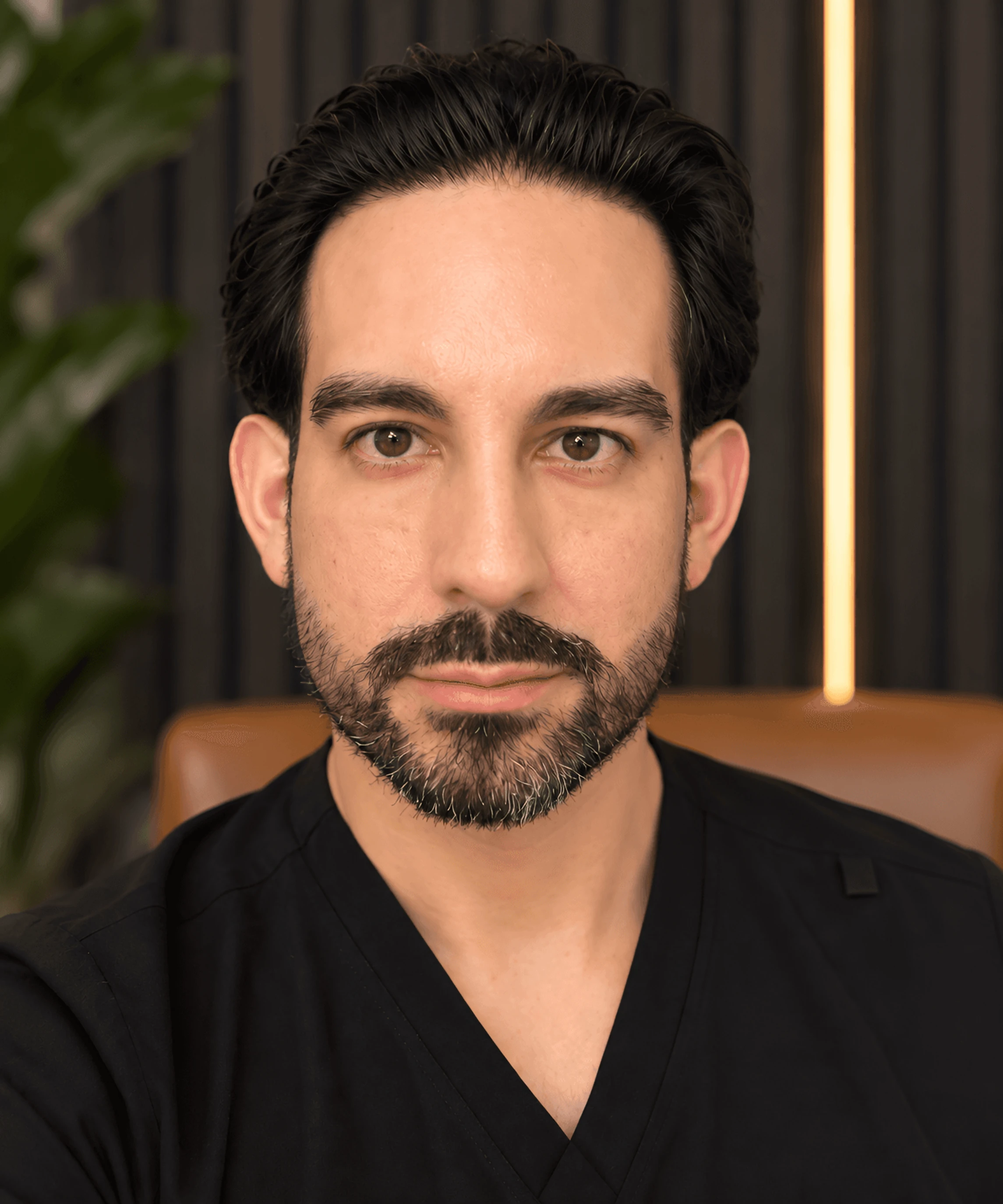 Emmanuel Pelayo, MSN, NP-C, RDN, cofundador y proveedor médico de Caleyo Wellness